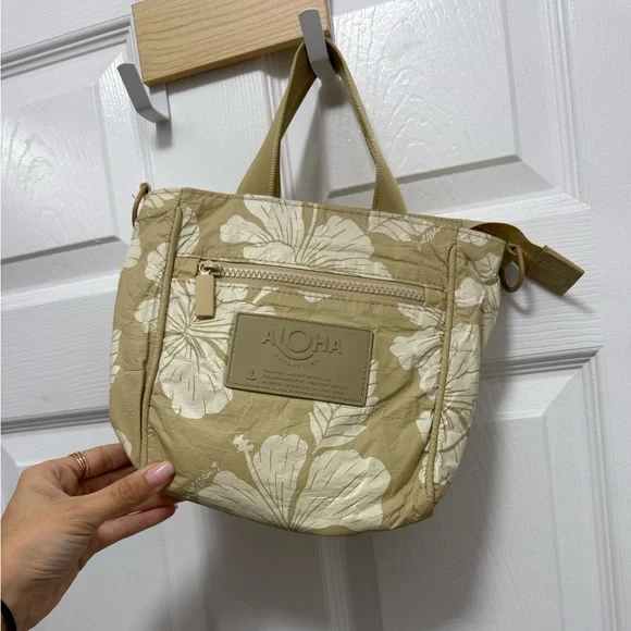 Aloha Collection - Picture 2 of 3